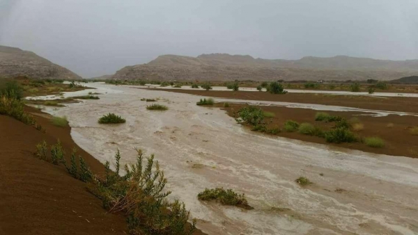وفاة سبعة فتيات غرقًا إثر تدفق سيول الأمطار في أبين