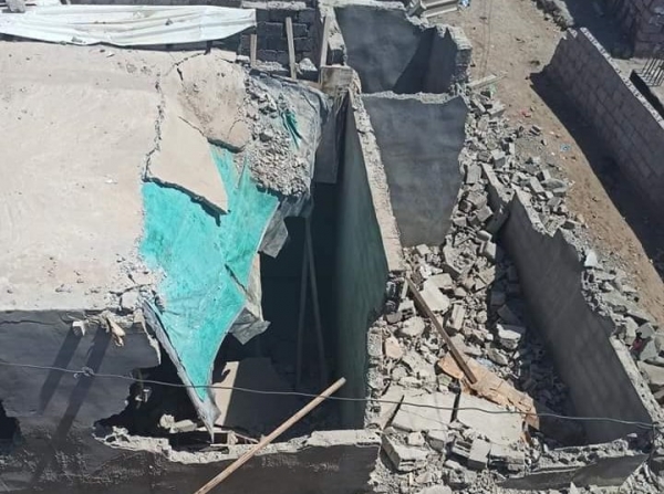 مليشيا تابعة للانتقالي تهدم منزل مواطن شمال عدن بعد طرد مالكه