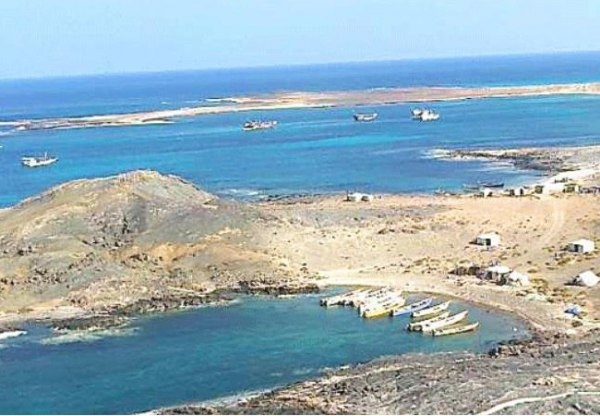 موقع يكشف عن إنشاء الإمارات قاعدة عسكرية جديدة في جزيرة عبدالكوري بسقطرى