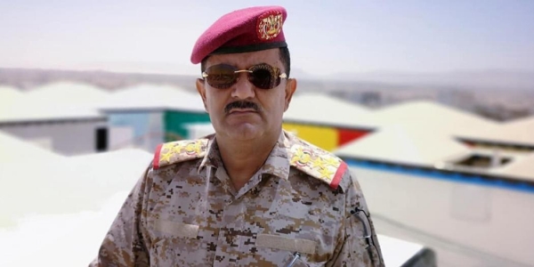 وزير الدفاع يتوجه إلى الإمارات تزامنا مع تهديدات الانتقالي بطرد القوات الحكومية من حضرموت والمهرة