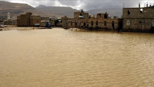 منظمة قطرية تقدم مساعدات غذائية لـ815 أسرة متضررة من سيول الأمطار في ذمار