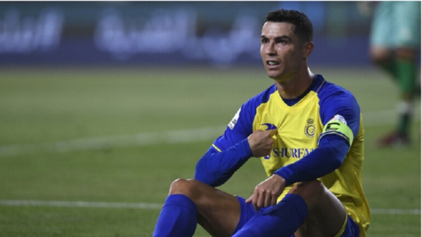 عرض أوروبي قد يعجل برحيل رونالدو عن الدوري السعودي
