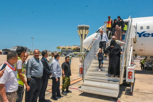 الإعلان عن تسيير رحلة مجانية لإعادة دفعة جديدة من العالقين اليمنيين في السودان