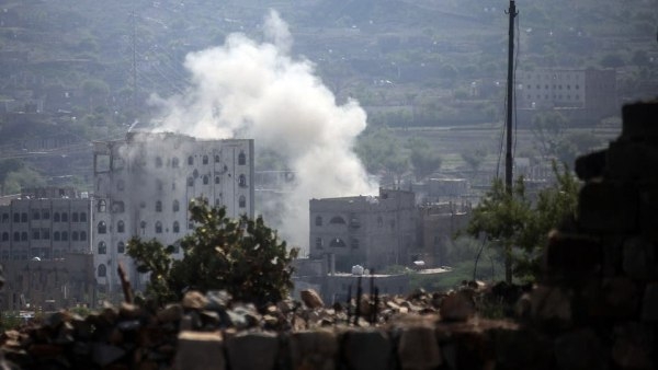 تعز.. مقتل وإصابة أربعة مدنيين بقصف حوثي شرقي المدينة