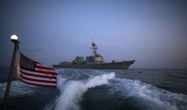 وكالة: سفينة حربية أمريكية اعترضت عدة صواريخ بالقرب من اليمن