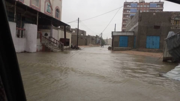 مصدر: نزوح أكثر من 1700 أسرة في المهرة جراء إعصار "تيج"