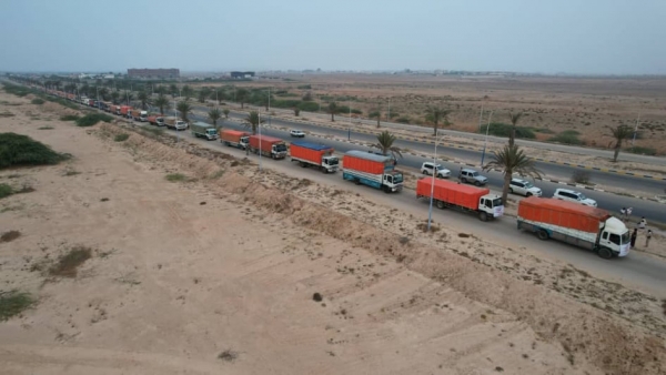 تسيير 35 شاحنة من حضرموت لمتضرري إعصار "تيج" بمحافظة المهرة