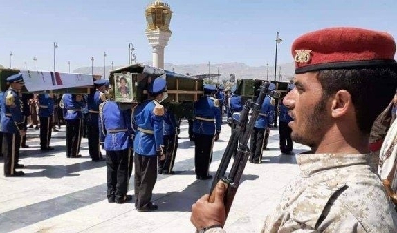 جماعة الحوثي تعلن مقتل 5 من أفرادها يحملون رتبا عسكرية