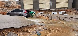 السلطة المحلية بالمهرة تُشكّل لجنة لحصر أضرار إعصار تيج في المحافظة