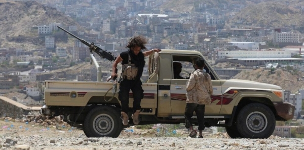 القوات الحكومية في تعز تعلن استهداف تعزيزات للحوثيين