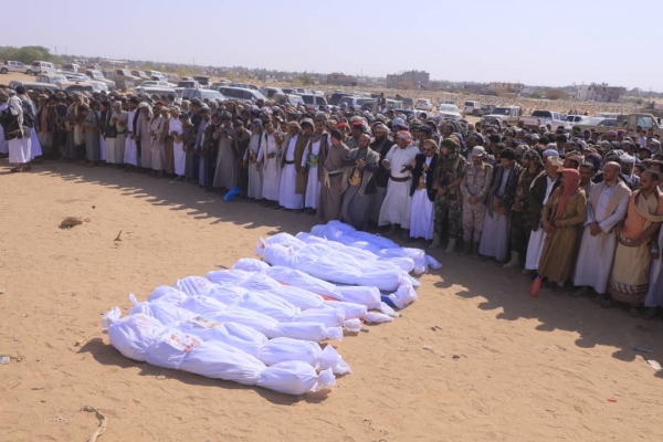 القوات الحكومية تشيع جثانين عدد من جنودها قتلوا في هجمات للحوثيين بمأرب