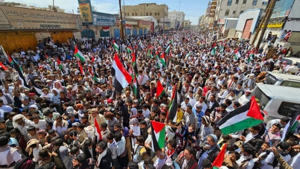 تواصل المظاهرات في مدن يمنية تضامنا مع غزة وتنديدا بالصمت العربي إزاء جرائم الاحتلال
