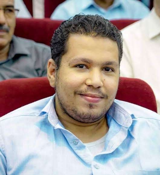 أسرة الصحفي أحمد ماهر تؤكد منع نجلها من حضور جلسة محاكمة في عدن
