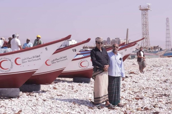 المهرة.. توزيع 22 قارب صيد مع ملحقاتها لعشرات من الصيادين بدعم قطري