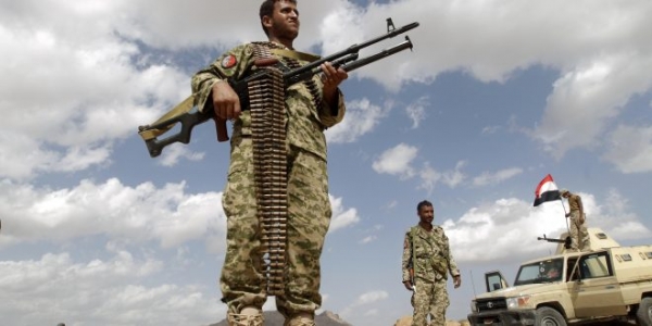القوات الحكومية تعلن التصدي لطائرات مسيرة للحوثيين في تعز