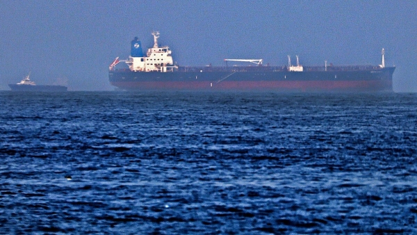 البحرية الإيرانية تتبنى احتجاز ناقلة نفط أميركية في بحر عُمان