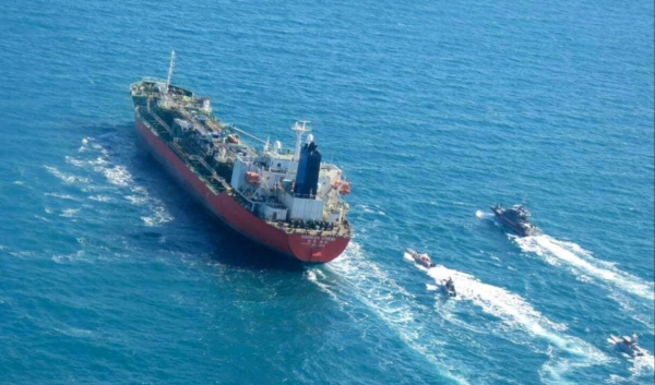 الحوثيون: 64 سفينة عبرت البحر الأحمر بأمان بعد رفع لافتة تنفي العلاقة بإسرائيل