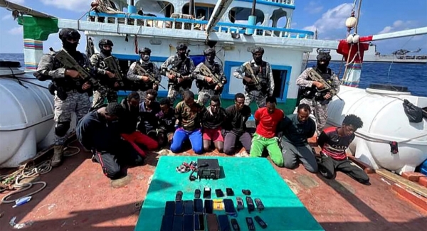 البحرية الهندية تنقذ مركبًا إيرانيًا للصيد خطفه قراصنة صوماليون