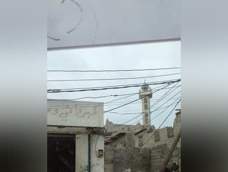 عدن.. مسلح تابع للانتقالي يطلق النار بشكل عشوائي على المصلين داخل مسجد