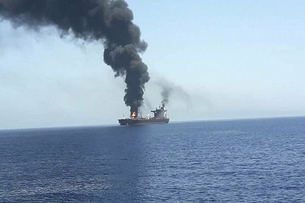 أمبري: استهداف سفينة بثلاثة صواريخ شمال غربي المخا باليمن