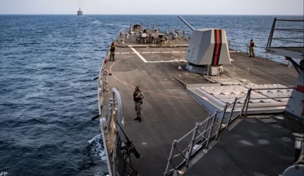 جماعة الحوثي تعلن تنفيذ ثلاثة عمليات هجومية ضد سفن أمريكية وإسرائيلية