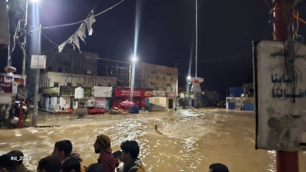 المهرة.. وفاة وإصابة 40 مواطنا نتيجة الأمطار والسيول والمحافظ يوجه بحصر الأضرار