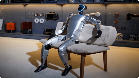 شركة صينية تكشف عن روبوت مرن على هيئة إنسان