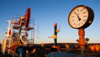النفط يواصل الارتفاع فوق 60 دولارا لأول مرة منذ أزمة كورونا